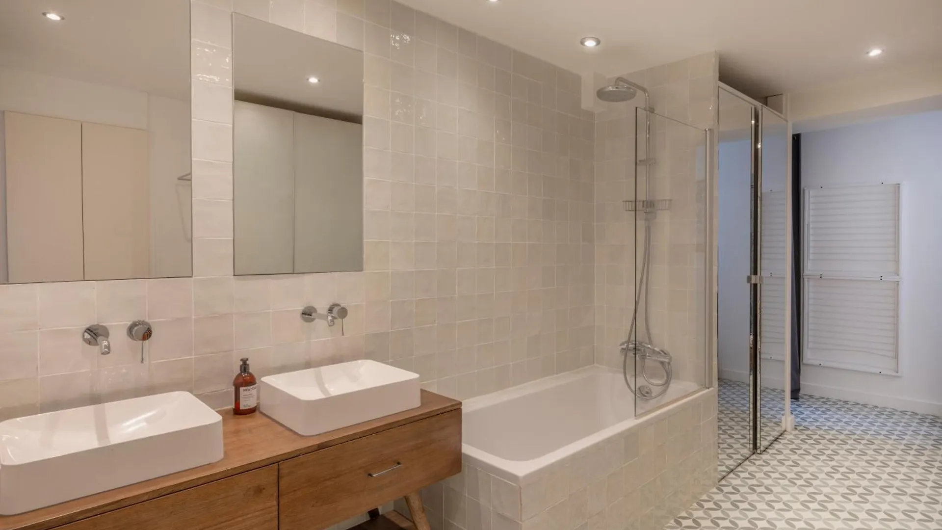 Paris Center - Haussmann Elegant Residence 0*,